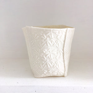 Porcelain Pot using Textured Clay